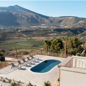 3 bedroom villa with pool near Castellamarre del Golfo, sleeps 5